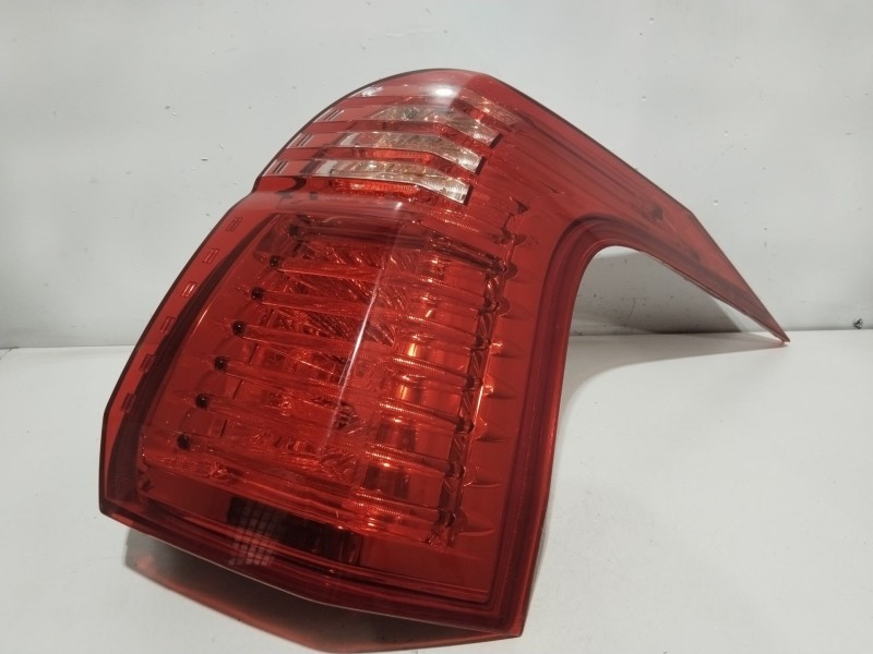 Recambio de piloto trasero derecho para peugeot 5008 (0u_, 0e_) 1.6 hdi referencia OEM IAM 9672666680  26120202