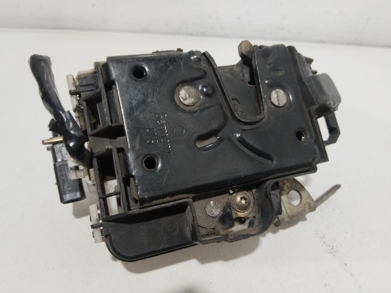 Recambio de cerradura puerta trasera derecha para seat cordoba berlina (6k2) signo referencia OEM IAM 6K4839016G  