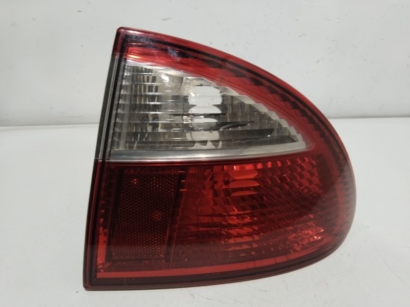 Recambio de piloto trasero derecho para seat leon (1m1) 1.6 16 v referencia OEM IAM 1M6945112  