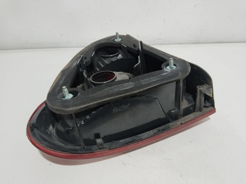 Recambio de piloto trasero derecho para seat leon (1m1) 1.6 16 v referencia OEM IAM 1M6945112  