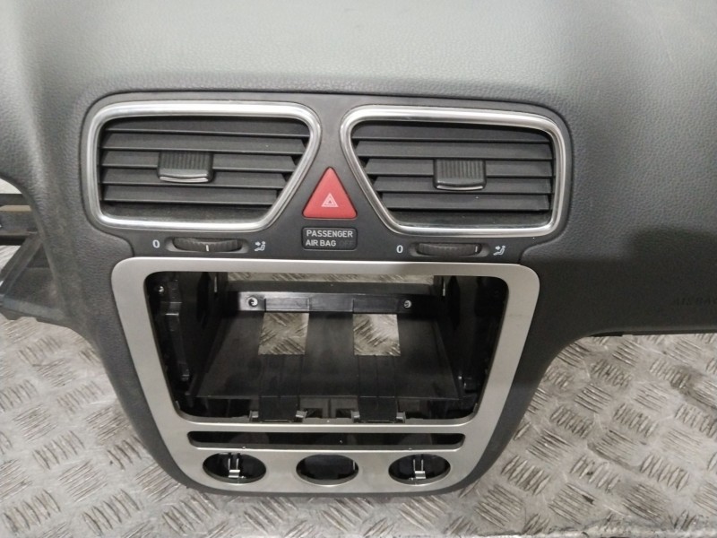 Recambio de salpicadero para volkswagen scirocco iii (137, 138) 1.4 tsi referencia OEM IAM 1Q1857001AD  