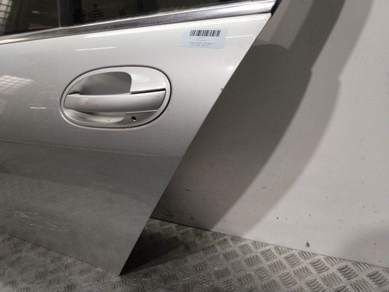 Recambio de puerta trasera izquierda para bmw 7 (e65, e66, e67) 735 i, li referencia OEM IAM 41517202083  PLATA