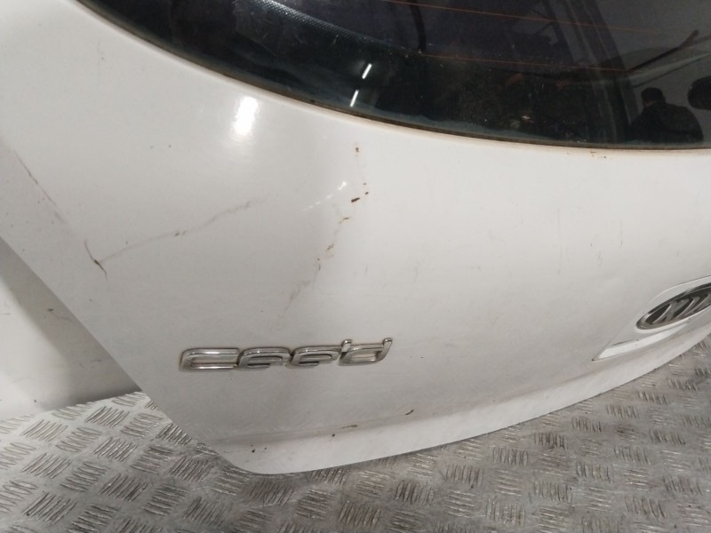 Recambio de porton trasero para kia cee´d hatchback (ed) 1.6 referencia OEM IAM 737001H000  BLANCO
