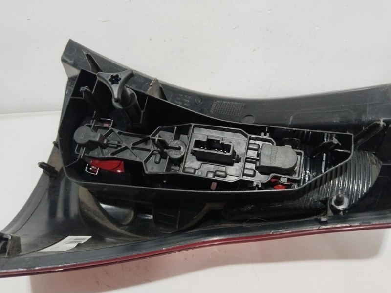 Recambio de piloto trasero izquierdo para dacia sandero ii 1.5 dci referencia OEM IAM 62421001  