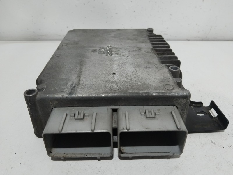 Recambio de centralita motor uce para chrysler pt cruiser (pt_) 2.0 referencia OEM IAM 05033116AE  