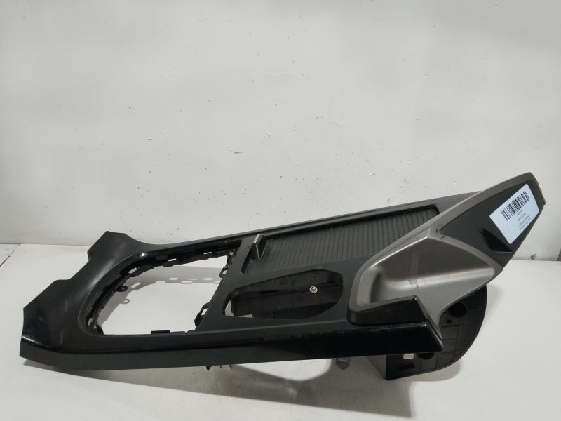 Recambio de consola central para hyundai i40 i (vf) 1.7 crdi referencia OEM IAM 846513Z000  