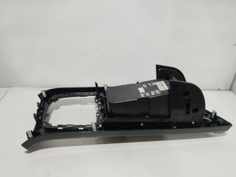 Recambio de consola central para hyundai i40 i (vf) 1.7 crdi referencia OEM IAM 846513Z000  