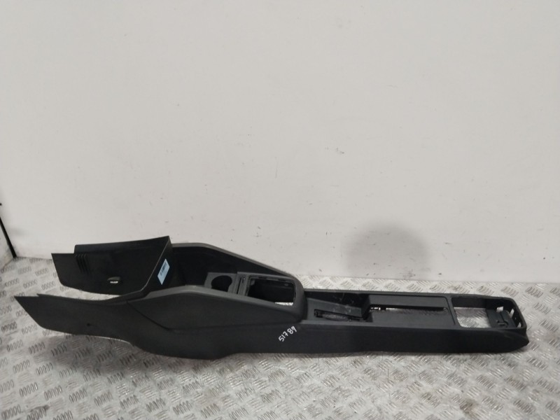 Recambio de consola central para skoda fabia iii (nj3) 1.0 referencia OEM IAM 6V0863243  