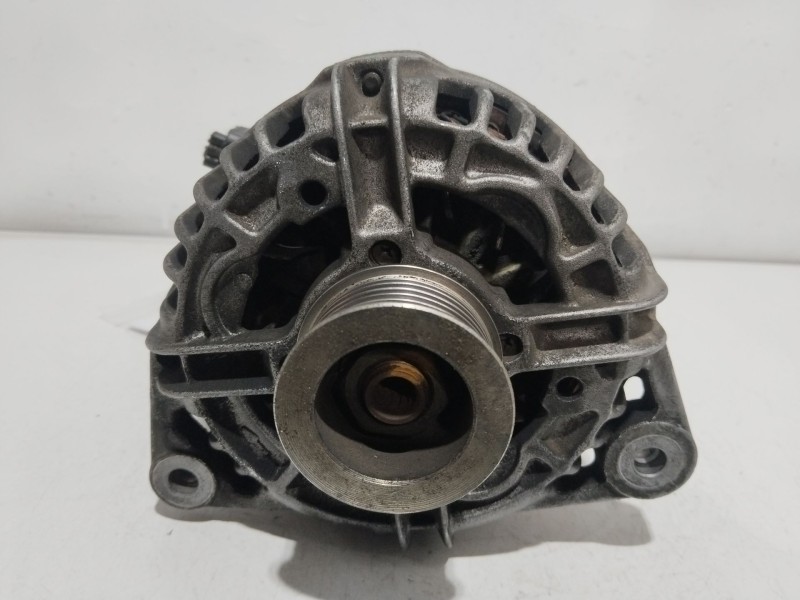 Recambio de alternador para ford mondeo ii (bap) 2.0 i referencia OEM IAM 0124415006  