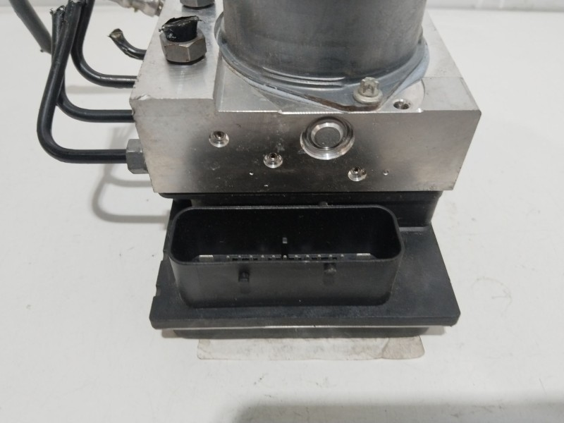 Recambio de abs para bmw x3 (e83) 2.0d referencia OEM IAM 34513450270 23555R17H 