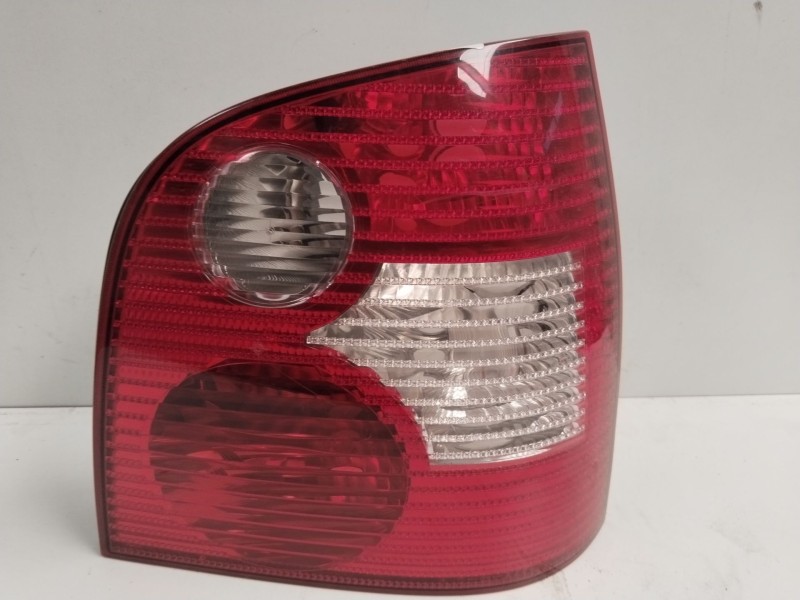 Recambio de piloto trasero derecho para volkswagen polo (9n1) highline referencia OEM IAM 6Q6945096G  