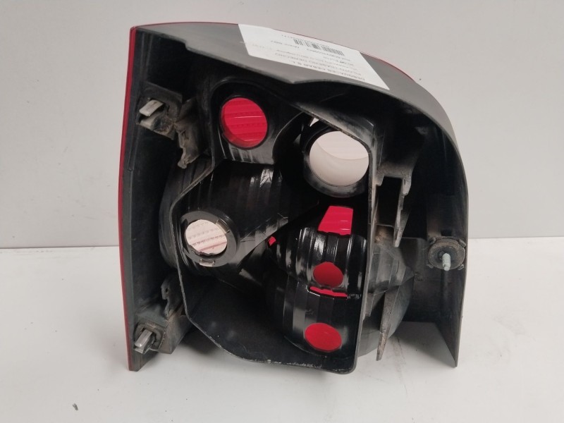 Recambio de piloto trasero derecho para volkswagen polo (9n1) highline referencia OEM IAM 6Q6945096G  