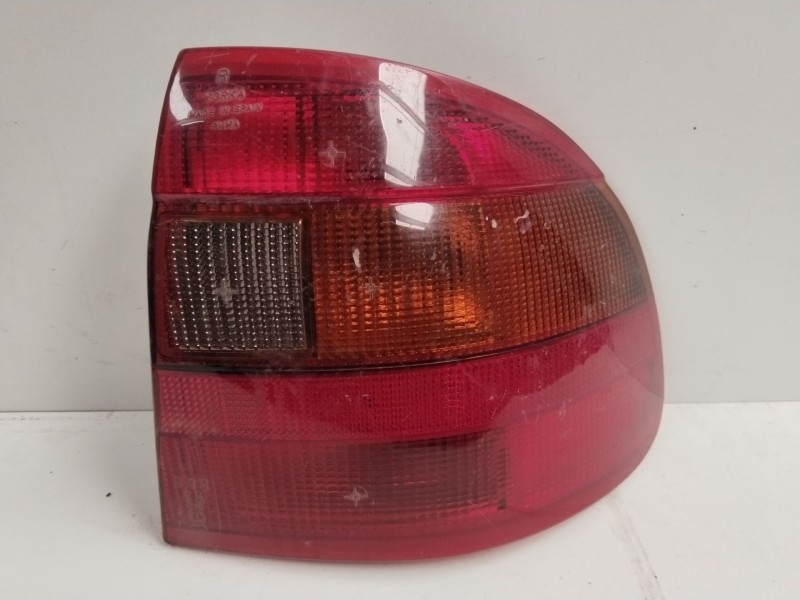 Recambio de piloto trasero derecho para opel astra f berlina básico referencia OEM IAM 1223978  