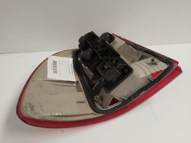 Recambio de piloto trasero derecho para opel astra f berlina básico referencia OEM IAM 1223978  