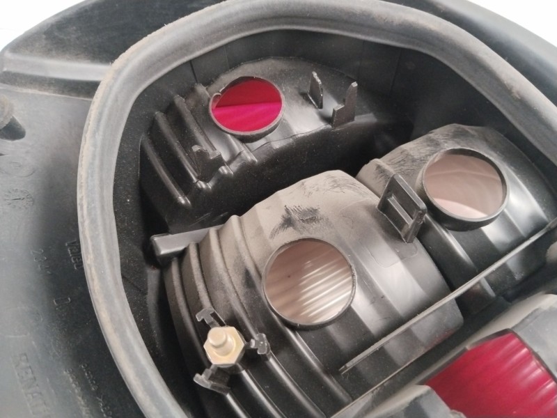 Recambio de piloto trasero derecho para renault scenic (ja..) 1.4 16v fairway referencia OEM IAM 7700428055  