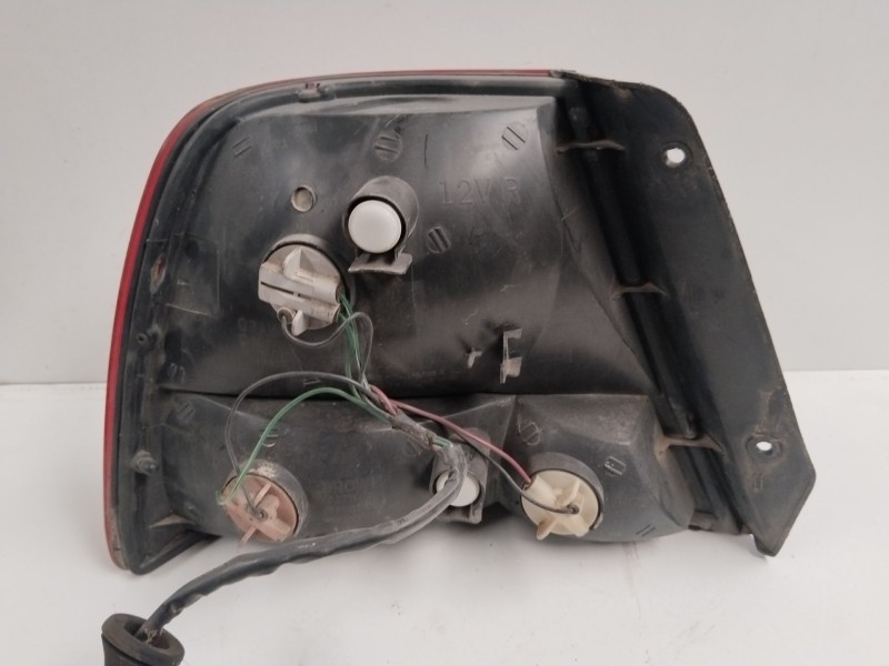 Recambio de piloto trasero derecho para hyundai accent (lc) gl 4p referencia OEM IAM 9240225220  