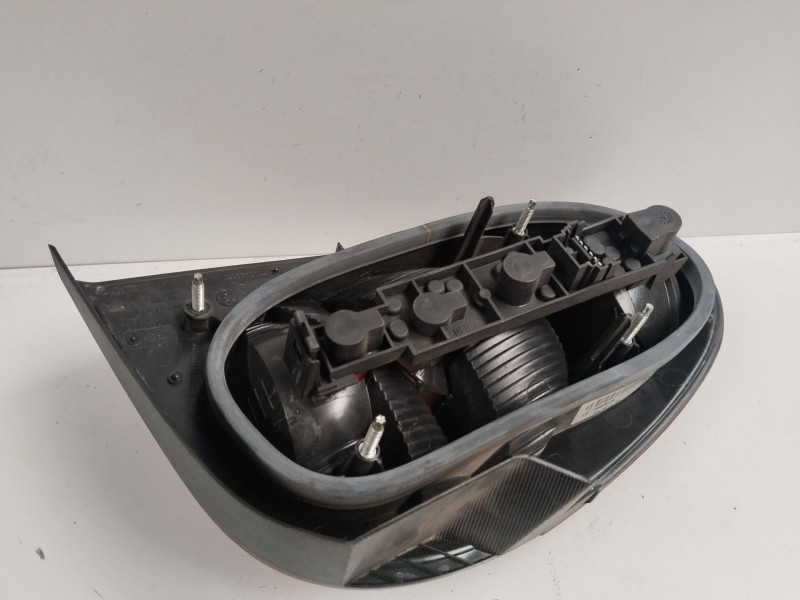 Recambio de piloto trasero derecho para renault megane i coupe fase 2 (da..) 1.6 16v expression referencia OEM IAM 7700428057  