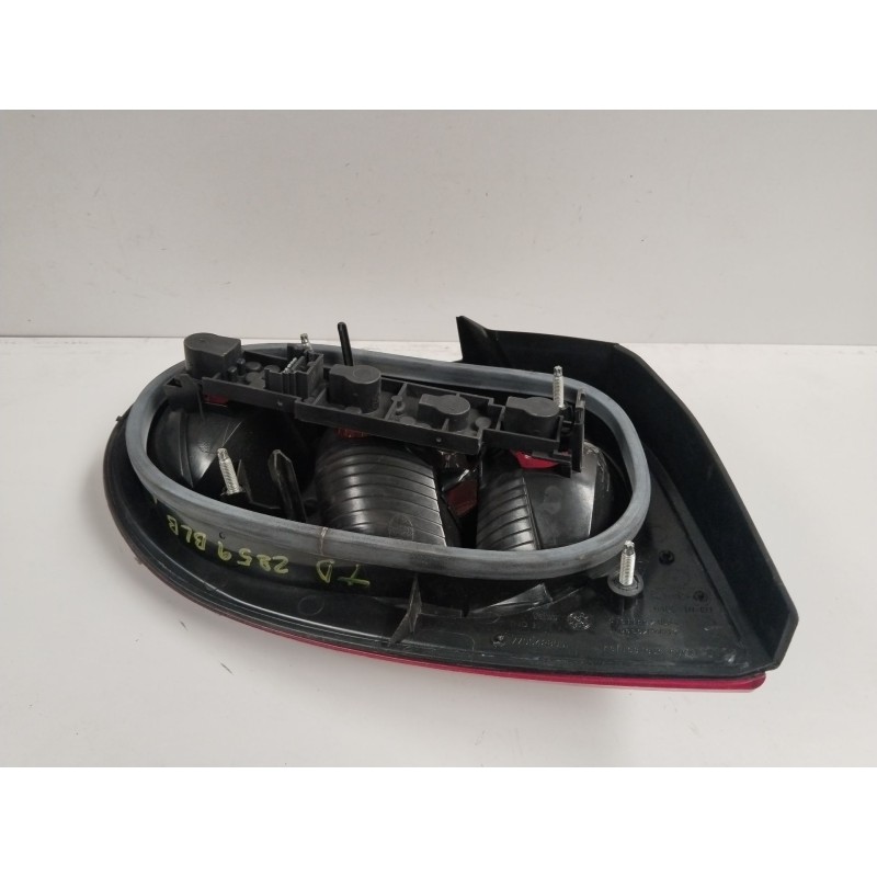 Recambio de piloto trasero derecho para renault megane i coupe fase 2 (da..) 1.6 16v expression referencia OEM IAM 7700428057  