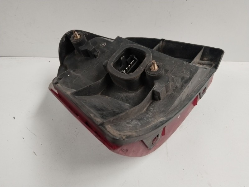 Recambio de piloto trasero derecho para renault twingo (co6) 1.3 (c063/64) referencia OEM IAM 7701203868  