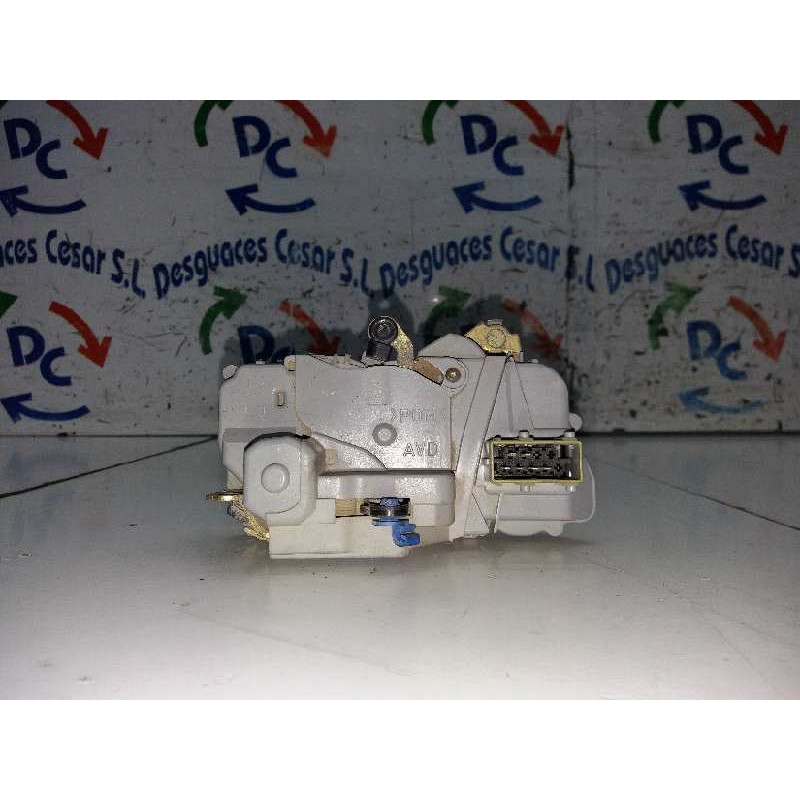 CERRADURA PUERTA DELANTERA DERECHA  - imagen 1