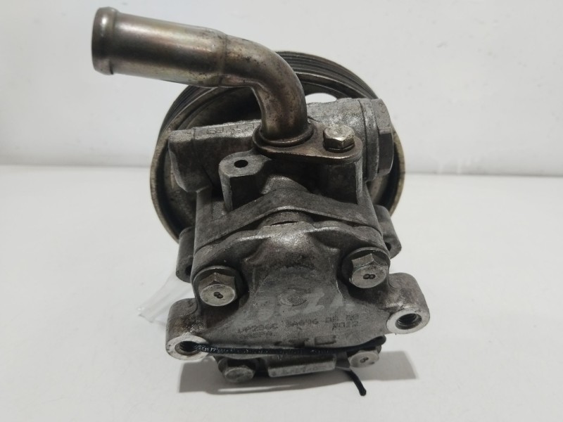 Recambio de bomba direccion para ford fusion (cbk) ambiente referencia OEM IAM 9637000880  