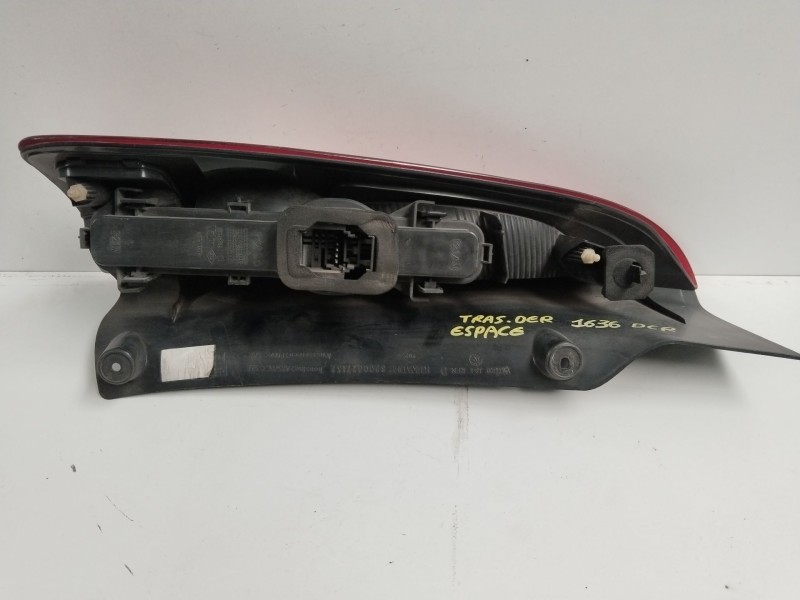 Recambio de piloto trasero derecho para renault espace iv (jk0) dynamique referencia OEM IAM 8200027152  