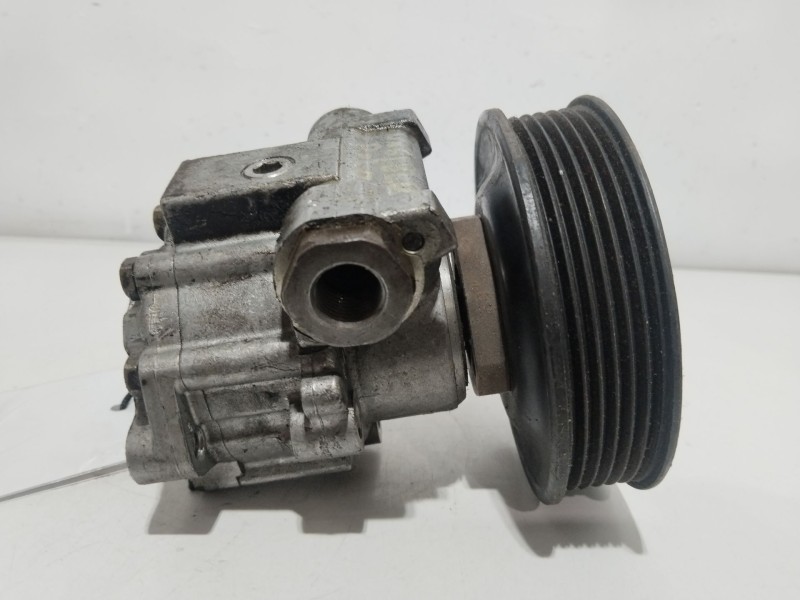 Recambio de bomba direccion para volkswagen polo (9n1) highline referencia OEM IAM 032145157A  