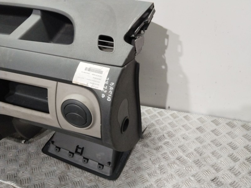 Recambio de salpicadero para dacia dokker ambiance referencia OEM IAM 681007582R  