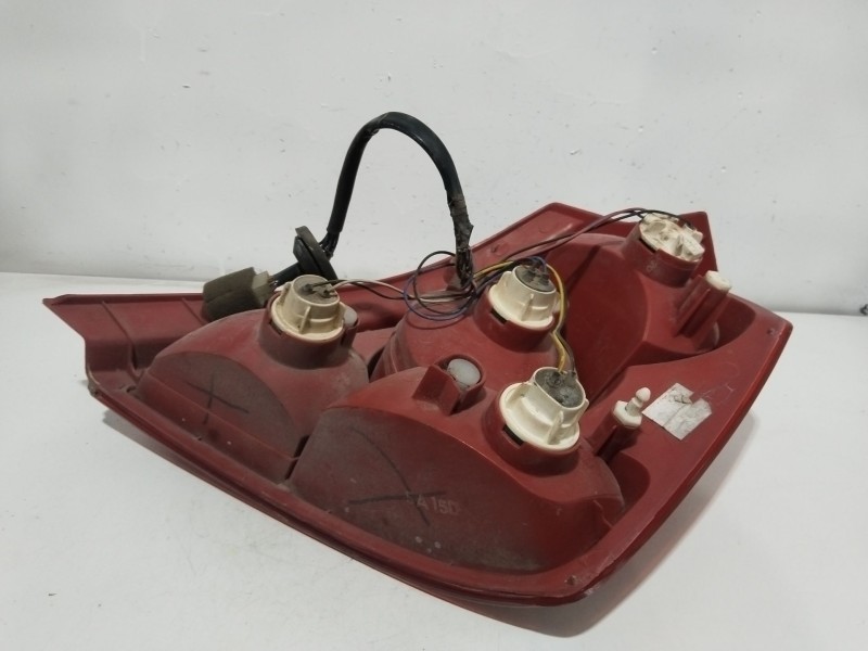 Recambio de piloto trasero izquierdo para chevrolet aveo / kalos hatchback (t200) 1.2 referencia OEM IAM 300266L  