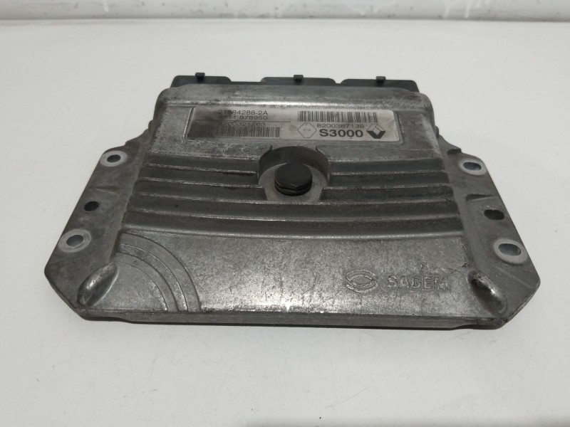 Recambio de centralita motor uce para renault scénic ii (jm0/1_) 1.6 (jm0c, jm0j, jm1b) referencia OEM IAM 215842882A  