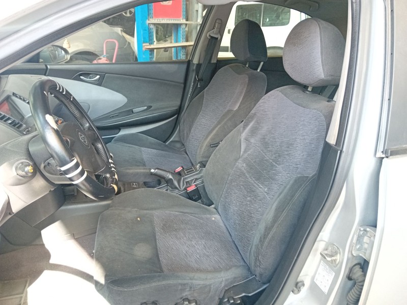nissan primera hatchback (p12) del año 2003 nissan primera hatchback (p12) del año 2003