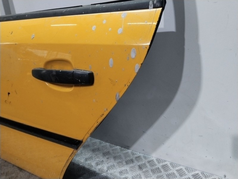 Recambio de puerta trasera izquierda para opel vectra c berlina club referencia OEM IAM  TAXI 
