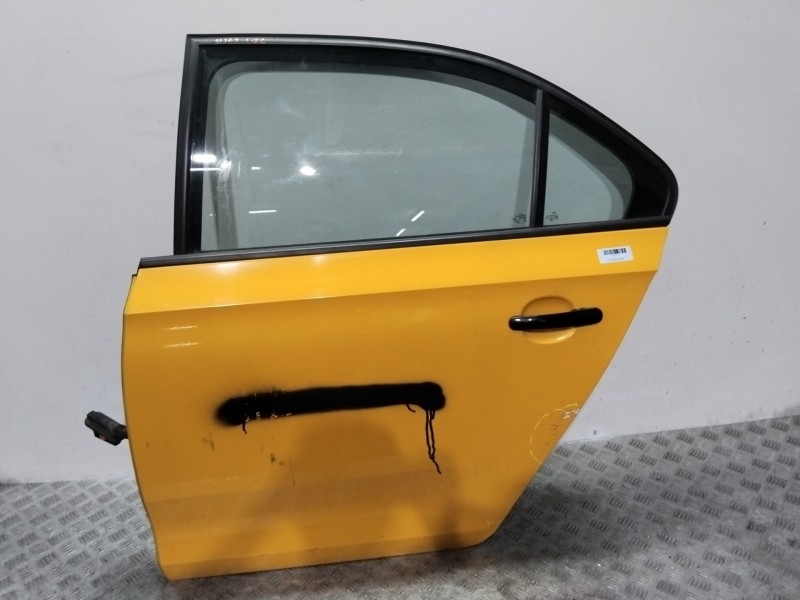 Recambio de puerta trasera izquierda para seat toledo iv (kg3) 1.6 tdi referencia OEM IAM   AMARILLO Recambio de puerta trasera izquierda para seat toledo iv (kg3) 1.6 tdi referencia OEM IAM   AMARILLO