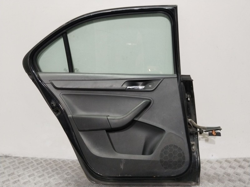 Recambio de puerta trasera izquierda para seat toledo iv (kg3) 1.6 tdi referencia OEM IAM   AMARILLO Recambio de puerta trasera izquierda para seat toledo iv (kg3) 1.6 tdi referencia OEM IAM   AMARILLO