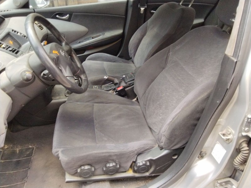 nissan primera hatchback (p12) del año 2003 nissan primera hatchback (p12) del año 2003
