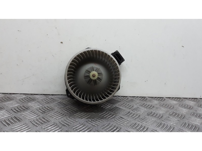 Recambio de motor calefaccion para toyota yaris (ksp9/scp9/nlp9) básico referencia OEM IAM AV2727000311  