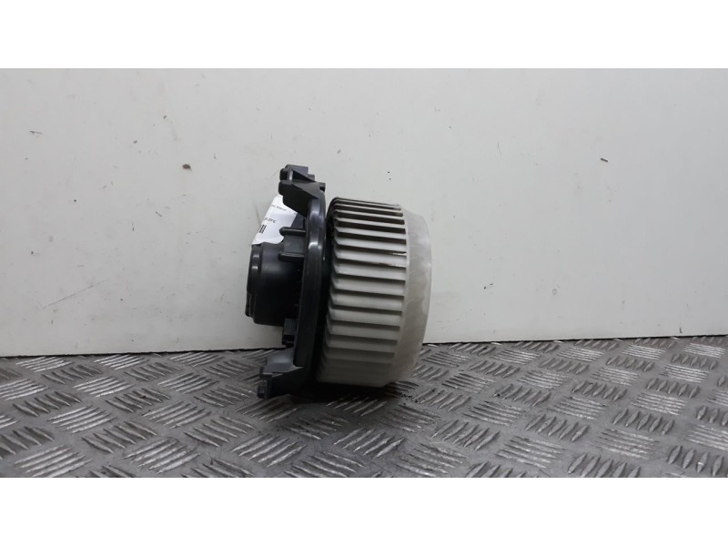 Recambio de motor calefaccion para toyota yaris (ksp9/scp9/nlp9) básico referencia OEM IAM AV2727000311  