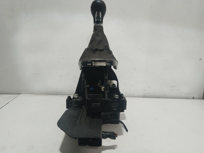 Recambio de palanca cambio para opel insignia a sedán (g09) 2.0 cdti (69) referencia OEM IAM 55563829  