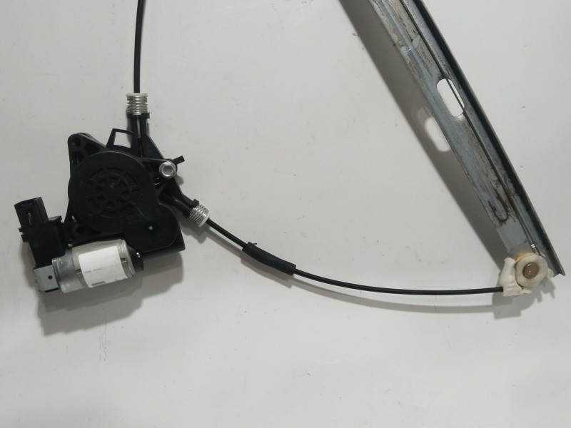 Recambio de elevalunas delantero derecho para mazda 3 berlina (bk) 2.0 sportive referencia OEM IAM G22C5858X  