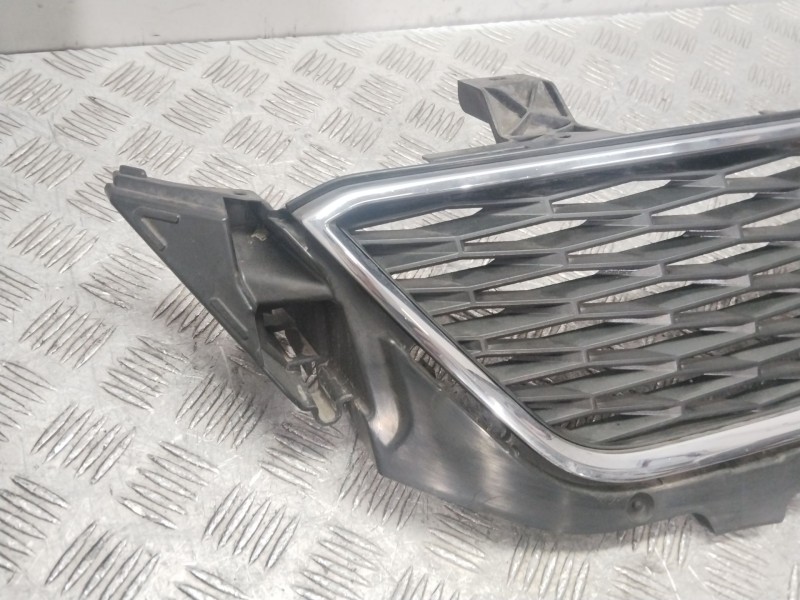 Recambio de rejilla delantera para seat toledo iv (kg3) 1.6 tdi referencia OEM IAM 6JA853668A  
