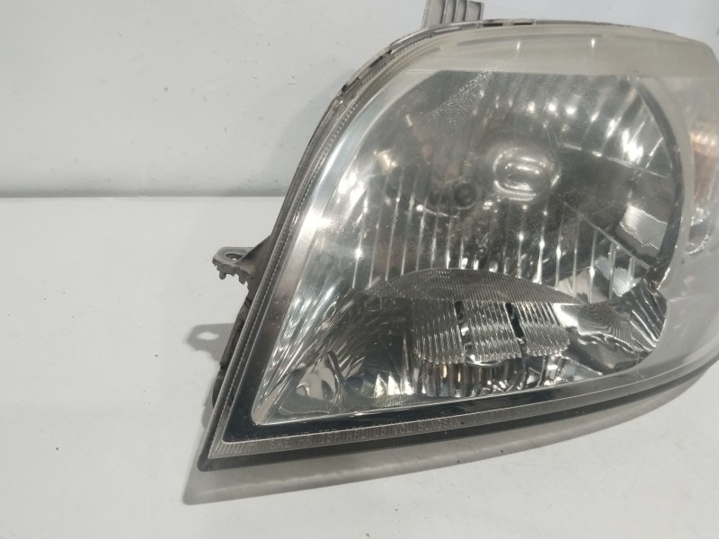 Recambio de faro izquierdo para chevrolet aveo / kalos sedán (t200) 1.4 referencia OEM IAM 96650521  