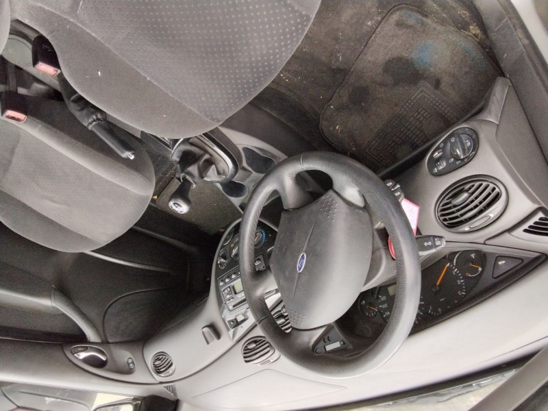 ford focus i sedán (dfw) del año 2002