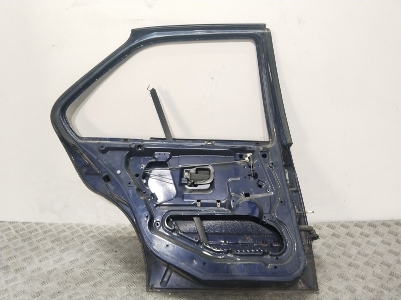 Recambio de puerta trasera izquierda para bmw serie 3 berlina (e36) 318i referencia OEM IAM 41528185427 AZUL  Recambio de puerta trasera izquierda para bmw serie 3 berlina (e36) 318i referencia OEM IAM 41528185427 AZUL