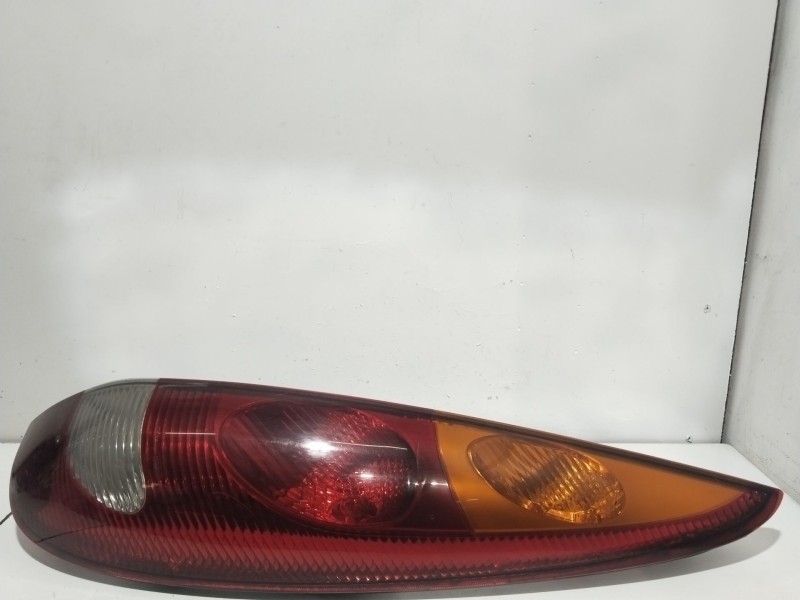 Recambio de piloto trasero derecho para nissan almera tino (v10) 2.2 dci referencia OEM IAM 26550BU200  