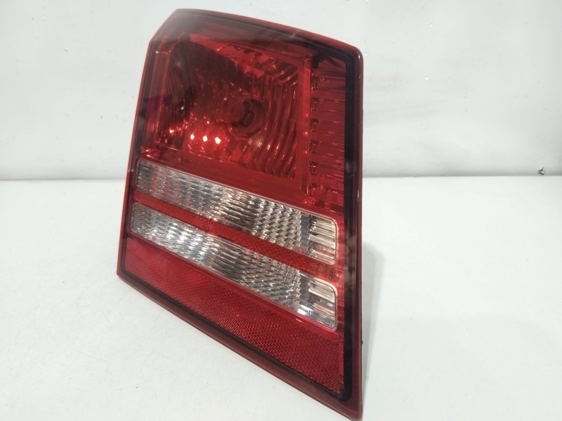 Recambio de piloto trasero izquierdo interior para dodge journey 2.0 crd referencia OEM IAM 04806369AF  04806369AC