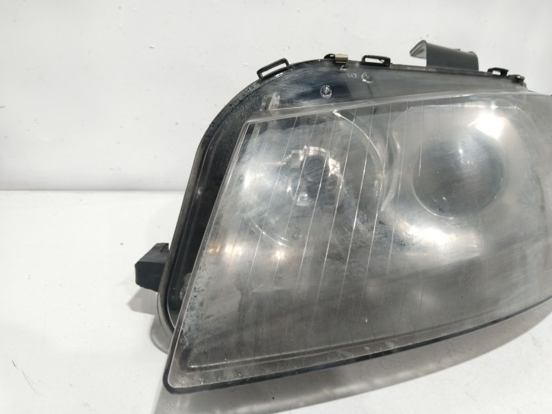 Recambio de faro izquierdo para audi a3 sportback (8pa) 2.0 tdi 16v referencia OEM IAM 8P0941029M  