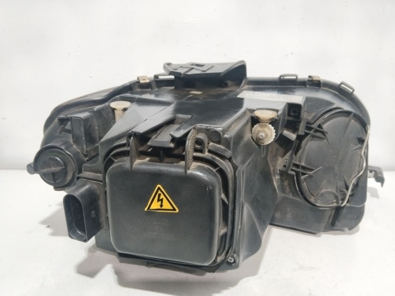 Recambio de faro izquierdo para audi a3 sportback (8pa) 2.0 tdi 16v referencia OEM IAM 8P0941029M  