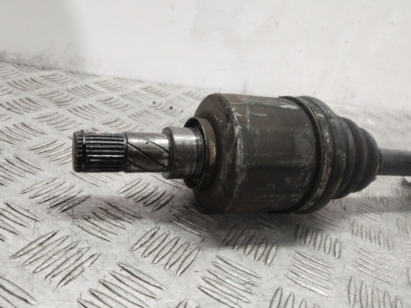 Recambio de transmision delantera izquierda para nissan almera tino (v10) 2.2 dci referencia OEM IAM 39101BU100  