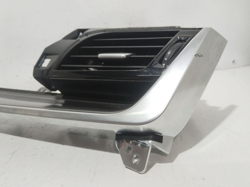 Recambio de aireador delantero derecho para nissan x-trail iii (t32_, t32r, t32rr) 1.3 dig-t referencia OEM IAM 684116RB0A  
