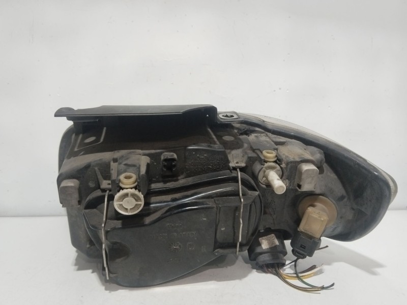 Recambio de faro derecho para seat ibiza ii (6k1) 1.4 i referencia OEM IAM 6K1941044A  